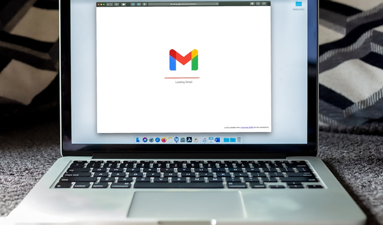 Portátil que abre gmail