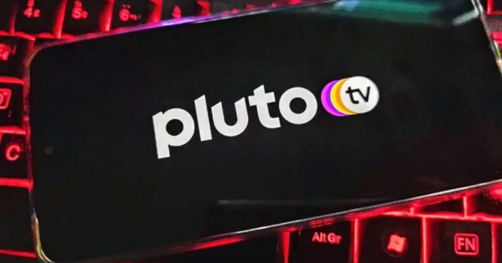 Página de inicio de la app Pluto TV en tu celular, con varias películas y series disponibles