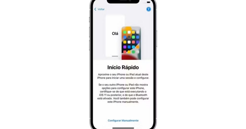 La imagen muestra cómo la función "Inicio rápido" ayuda a transferir datos entre un iPhone y otro