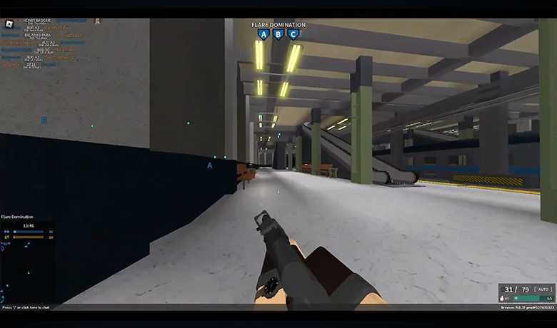 Dalam Phantom Forces, pemain maju dengan sumber daya mereka melalui peta perkotaan yang menegangkan, siap untuk mendominasi titik-titik strategis dalam pertempuran!